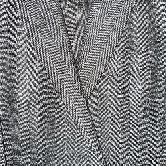Fully lined , grey wool, herringbone suit - Picture 5 of 5